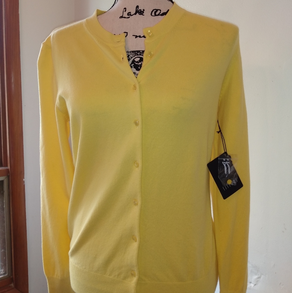 ii Sister's Yellow Sweater New with Tag size M